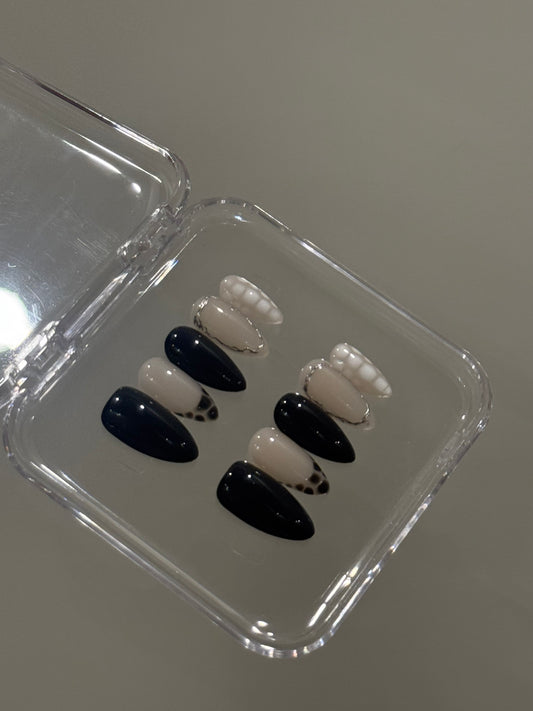 N183 Black Bloom Nails Set