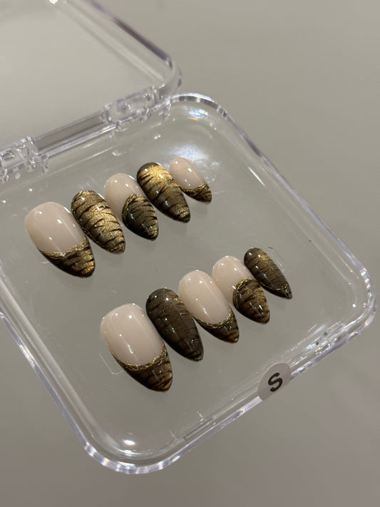 N208 Brown Stripes Cateye Nails