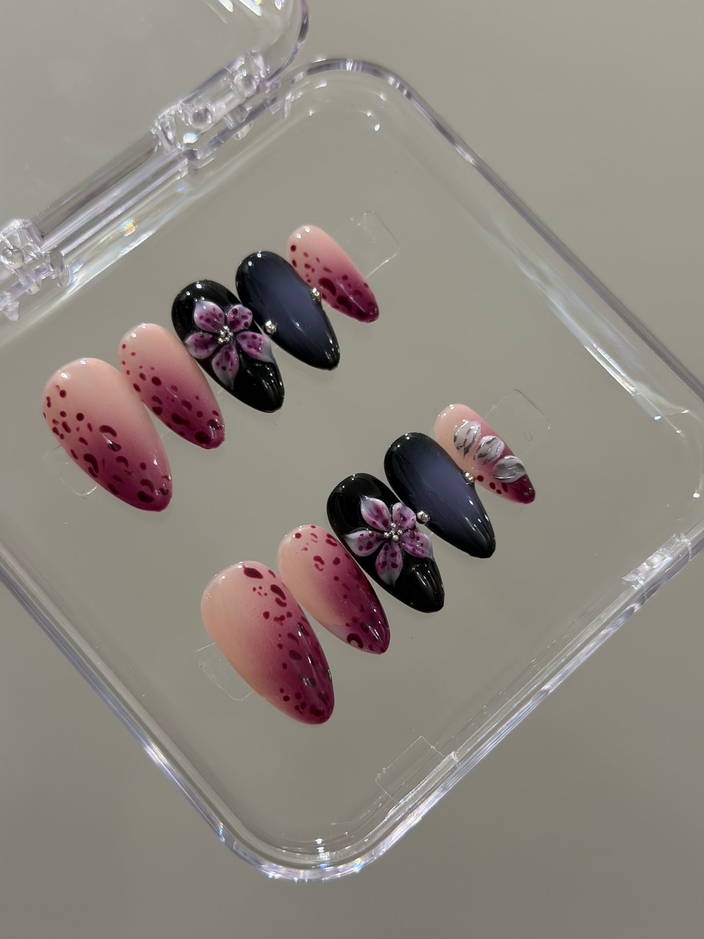 N385 Voilet Floral Nails
