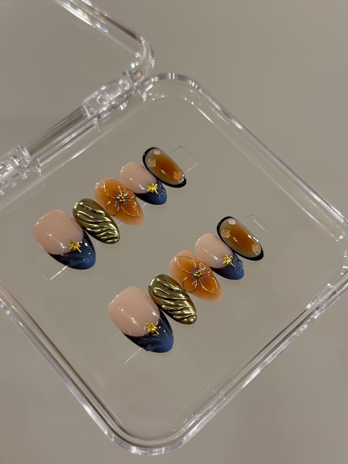 N372 Fall Gold Nails