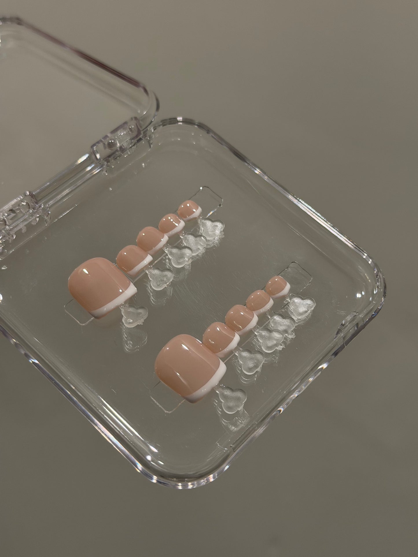 T02 French Toe Nails