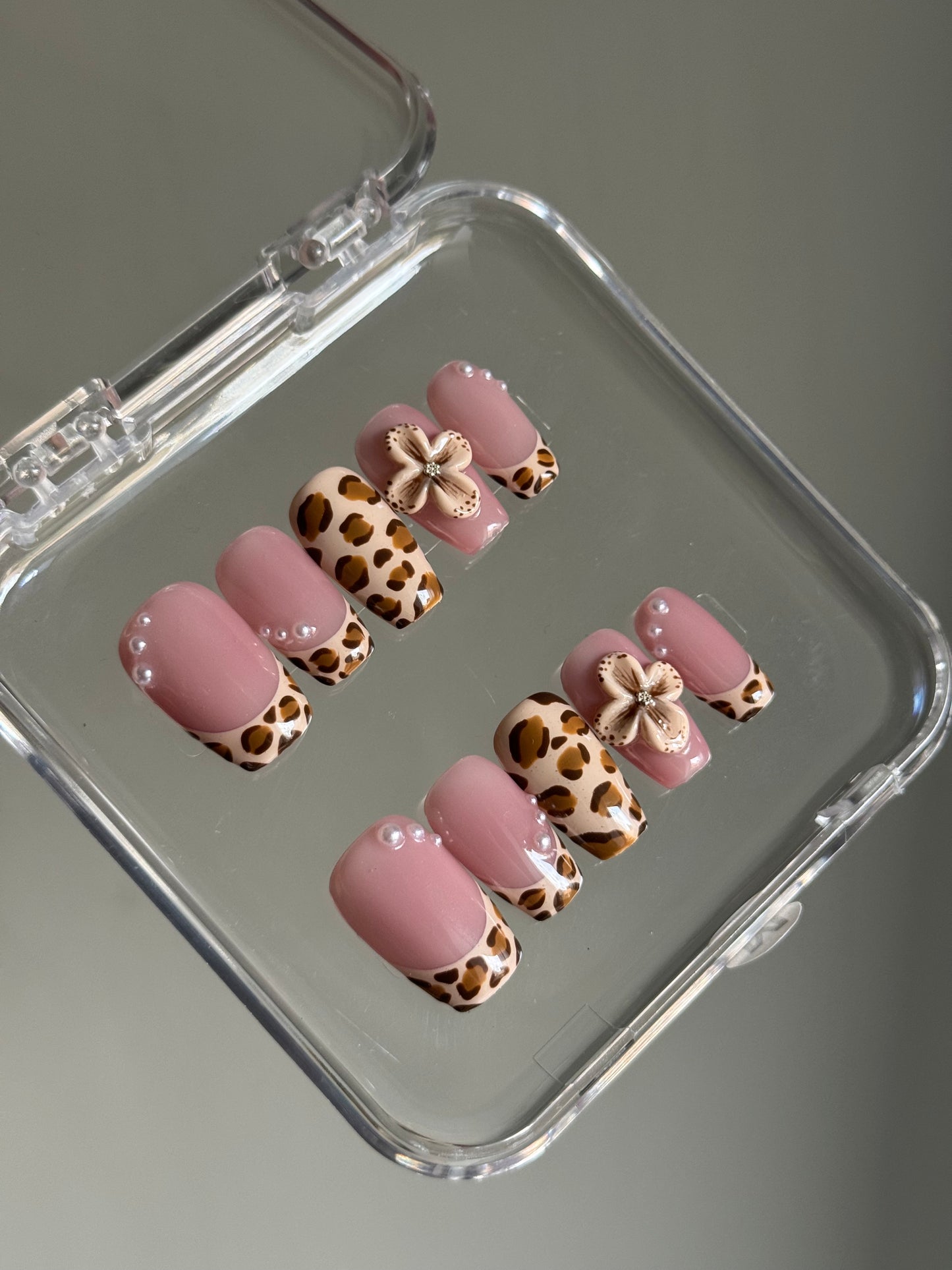 N245 Coffin Leopard Nails
