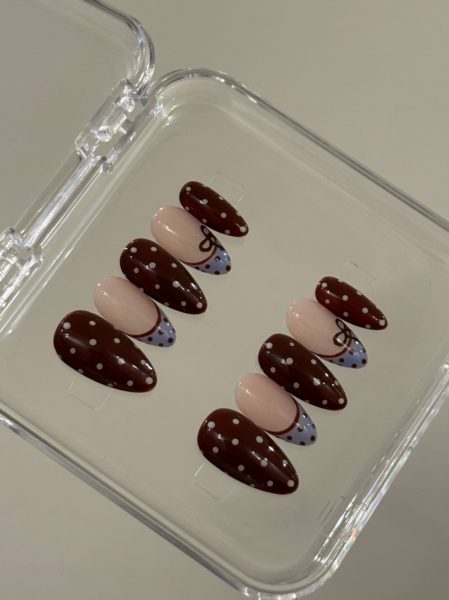 N141 Berry Polkadots Nails Set
