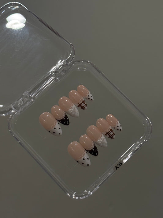 N188 Bow Plaids Nails