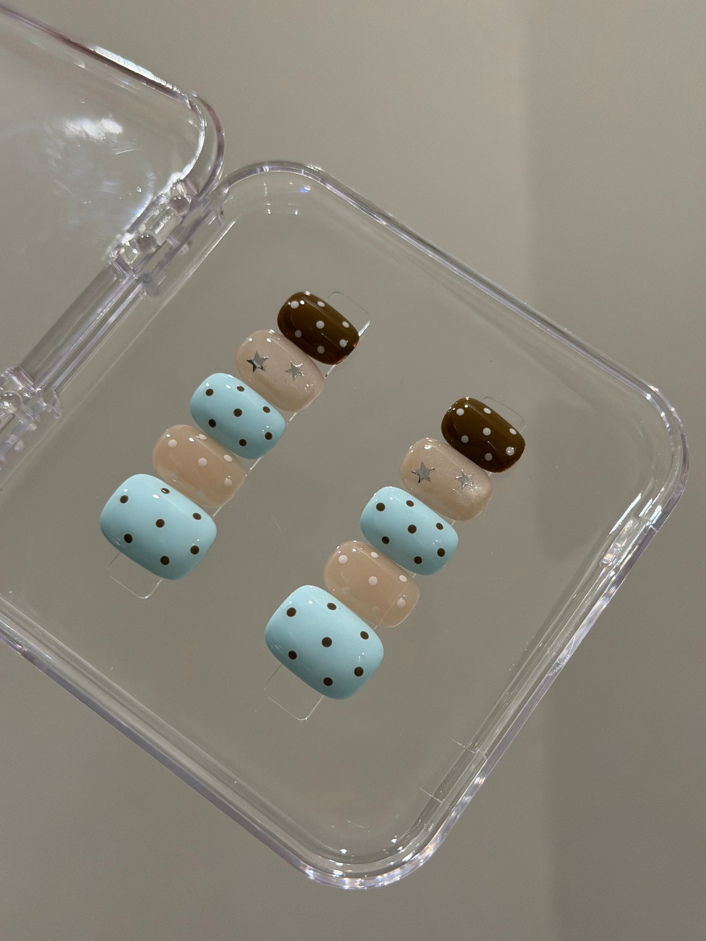 N405 Blue Polka Nails