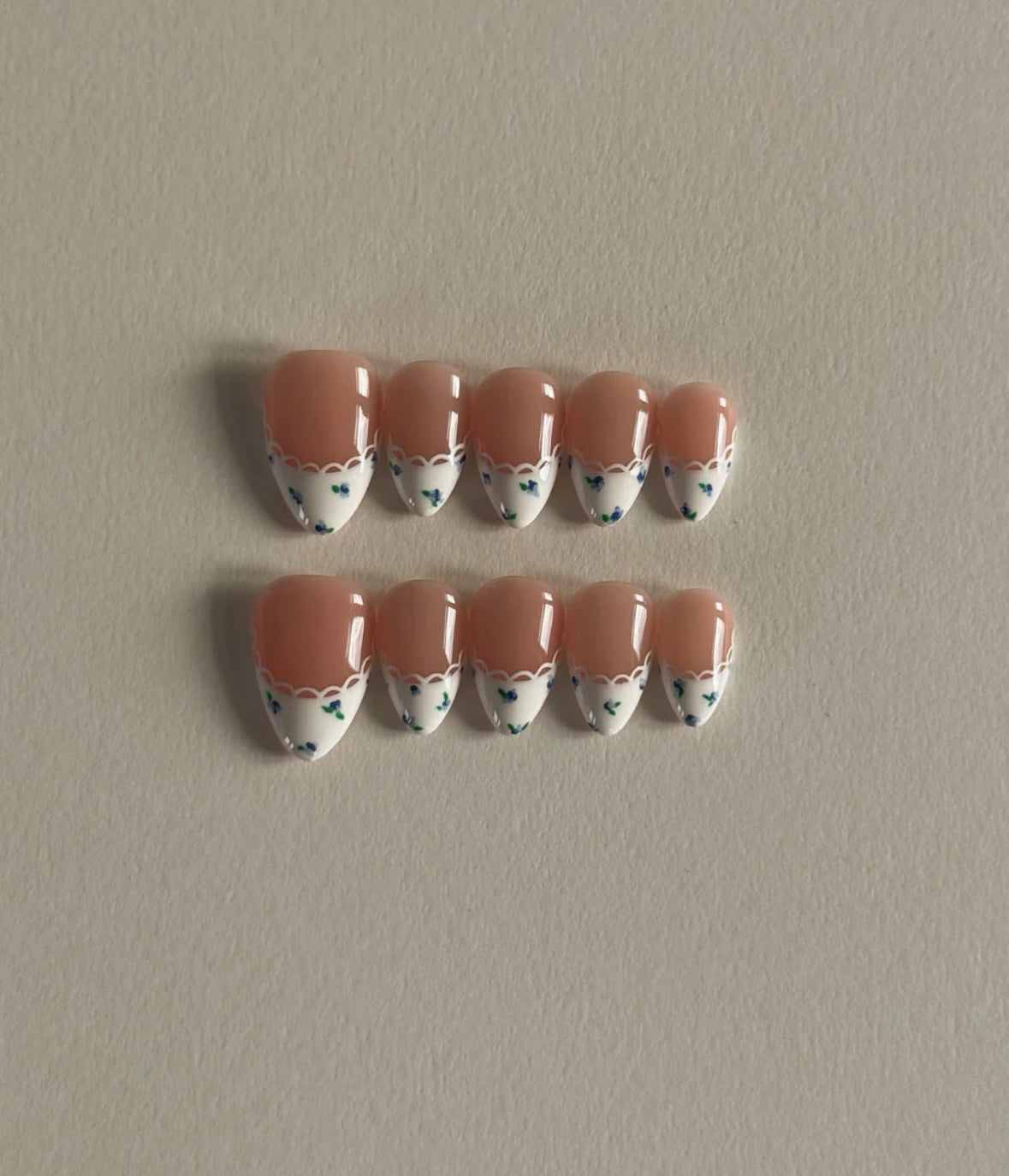 N104 Turkish French Nails Set