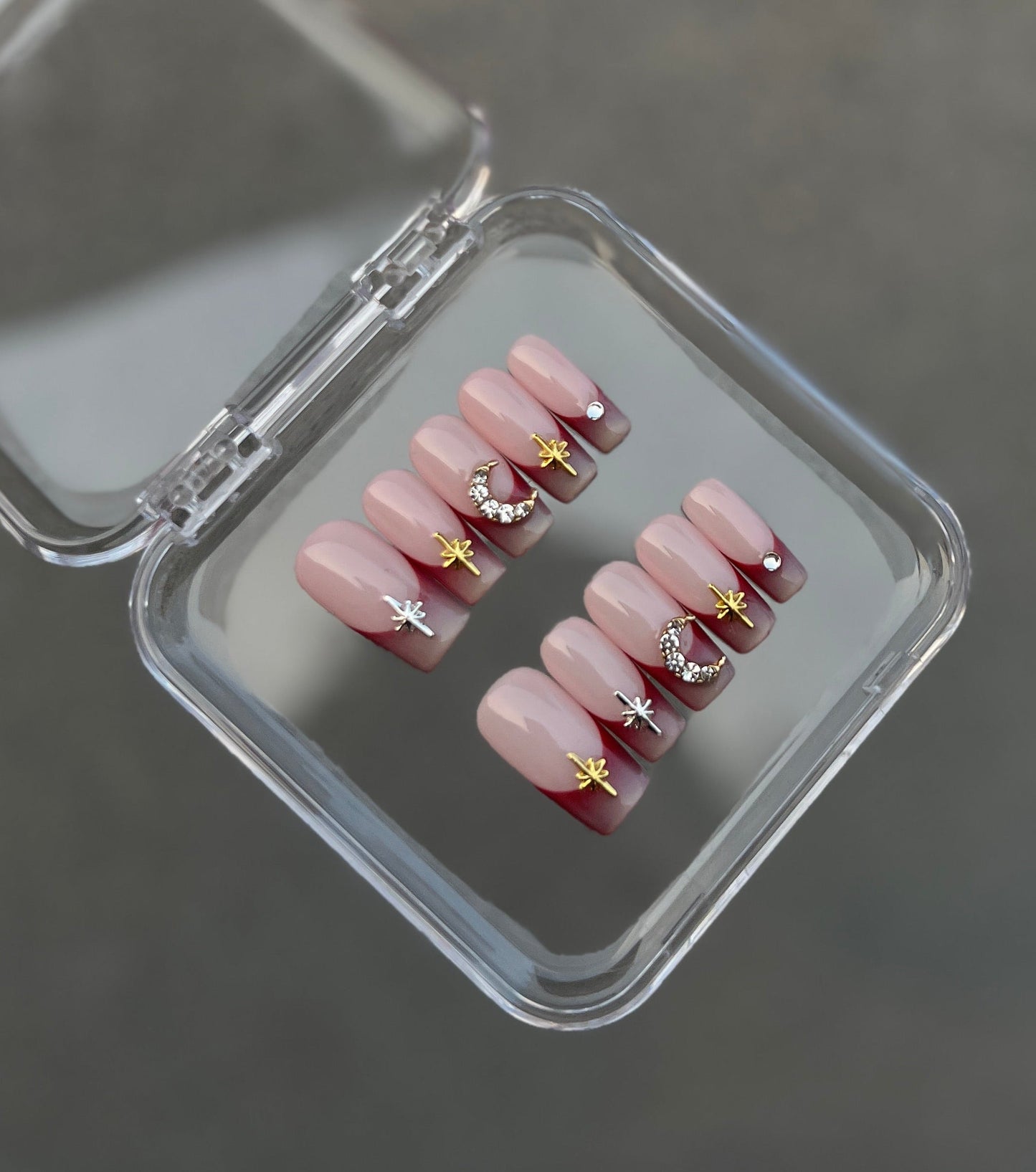 N92 Greyish Gold Nails Set