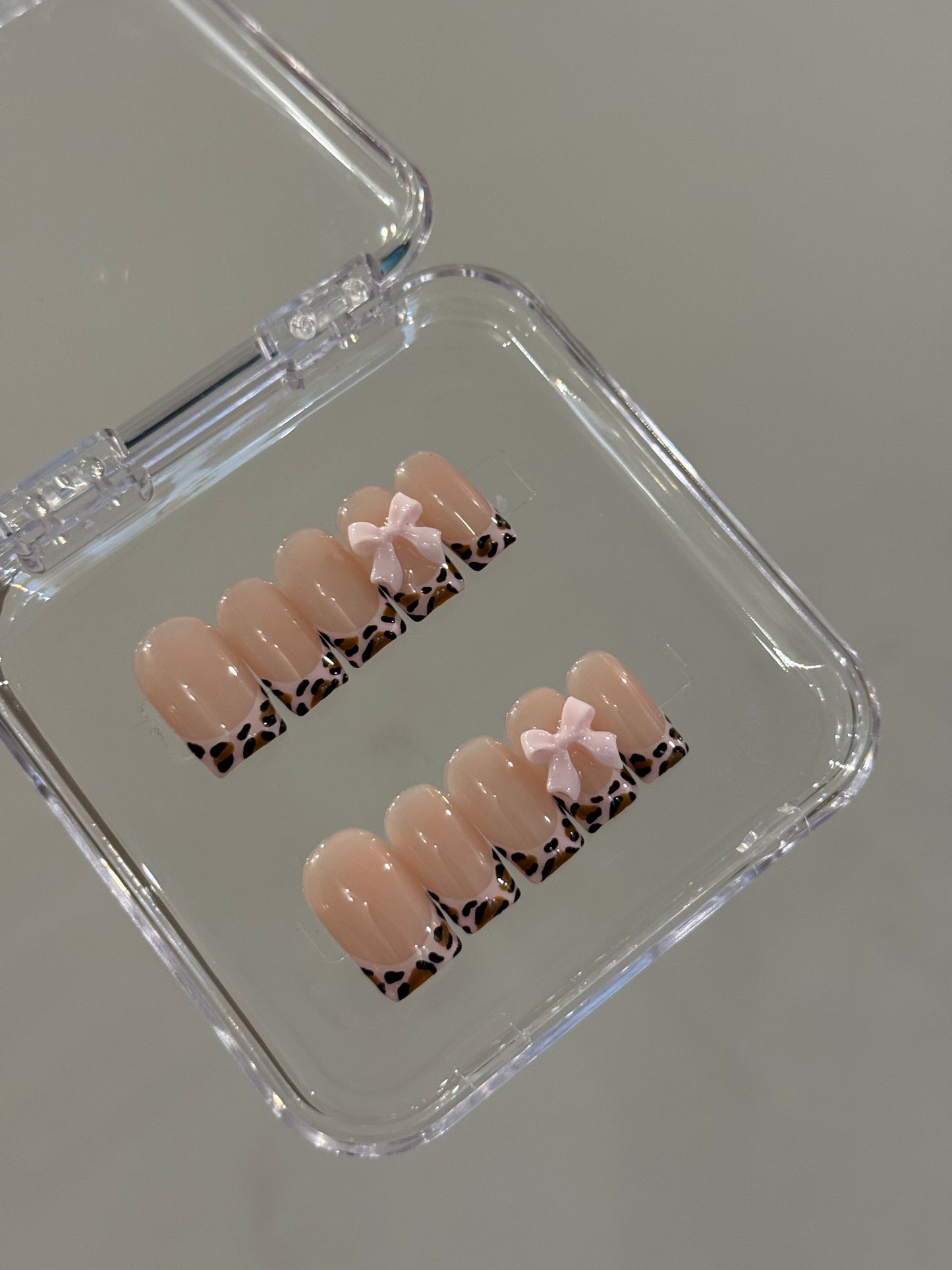N331 Pink Bow Leopard Nails