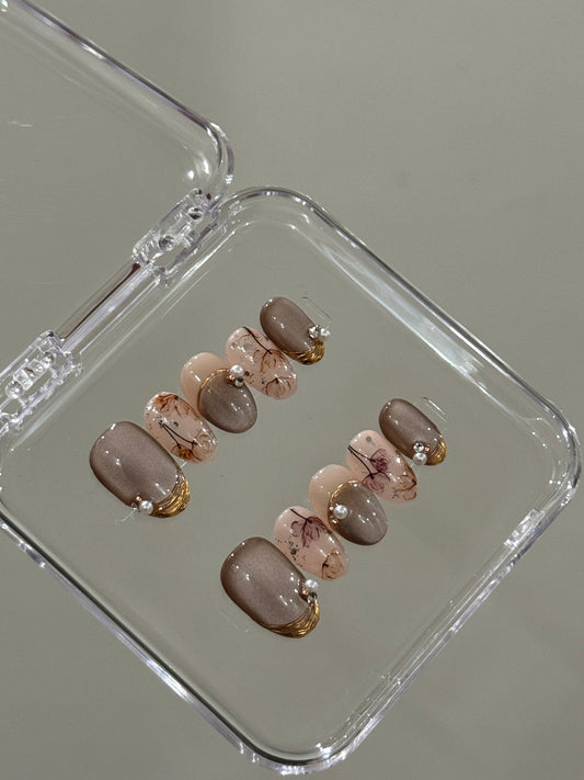 N143 Smokey Floral Nails Set