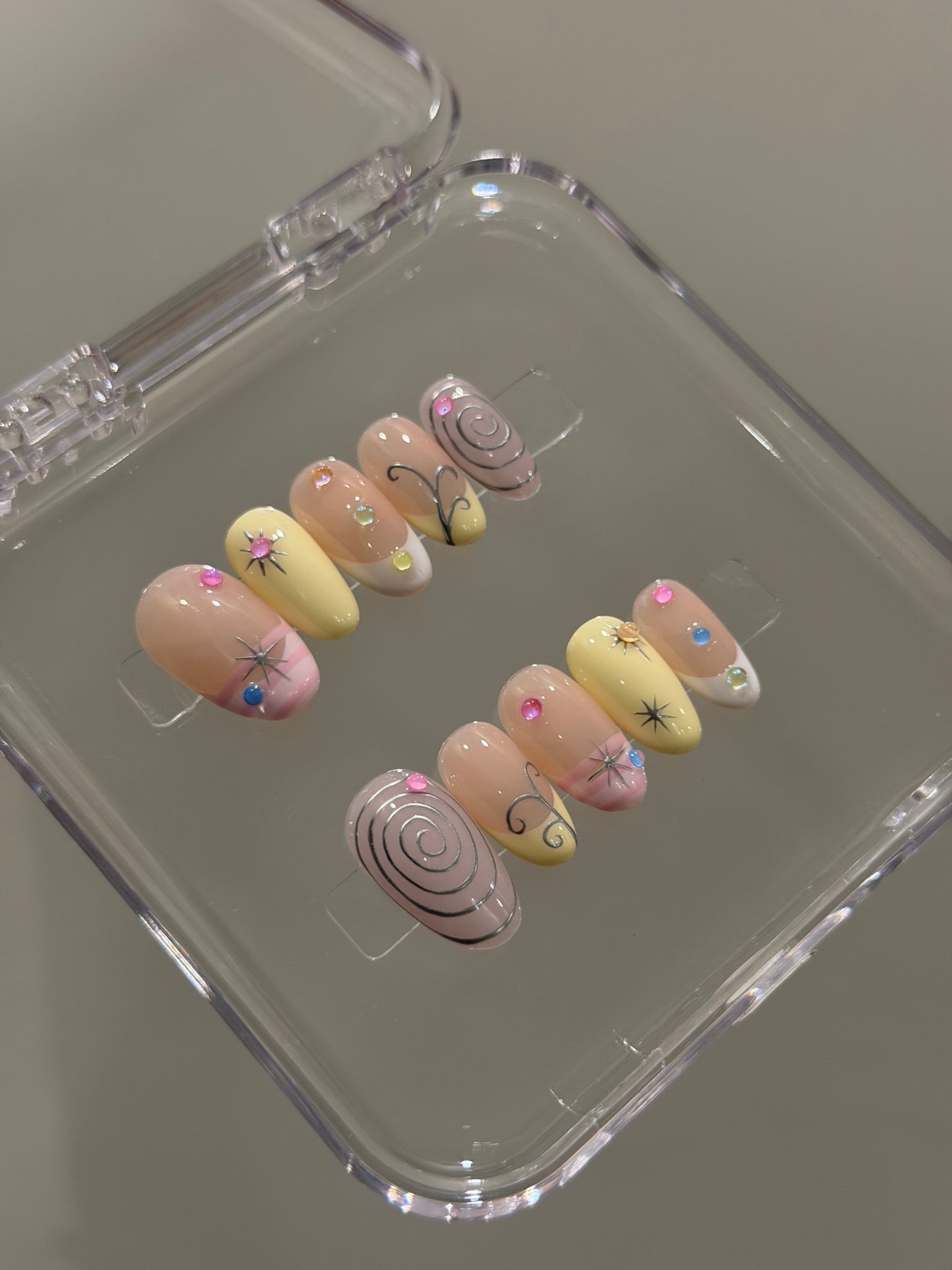 N425 Pastel Swirl Nails