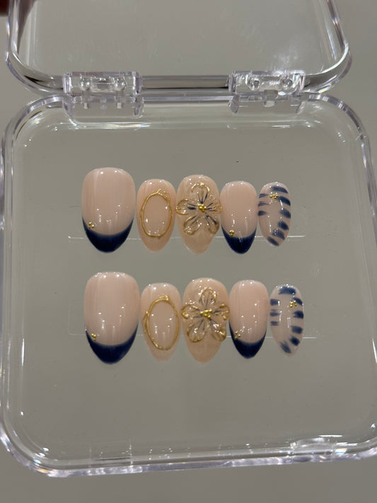 N210 Blue Short Almonds Nails