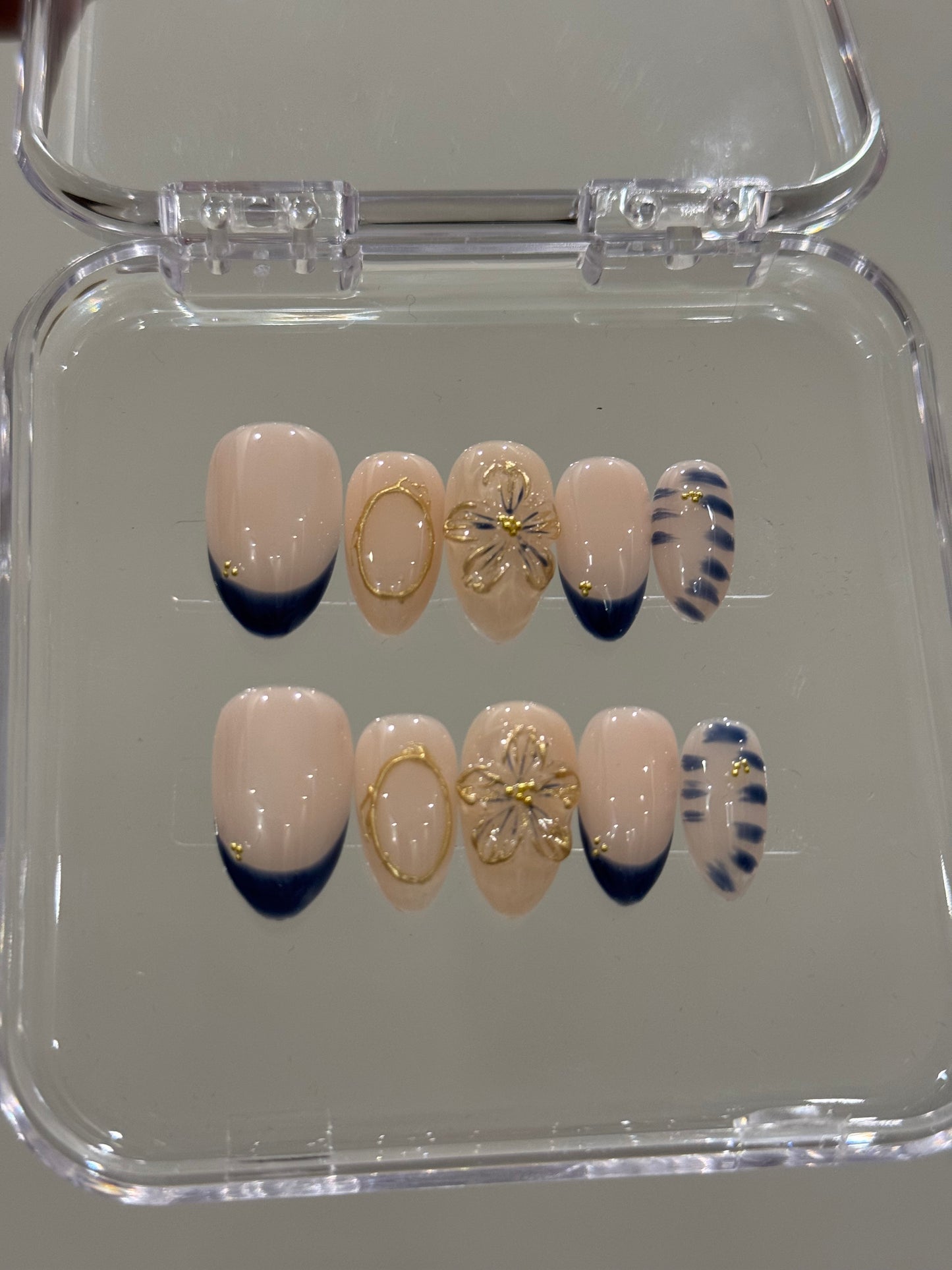 N210 Blue Short Almonds Nails
