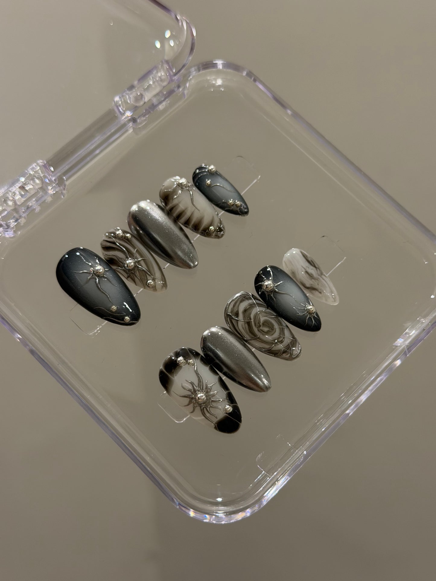 N406 Grey Web Nails