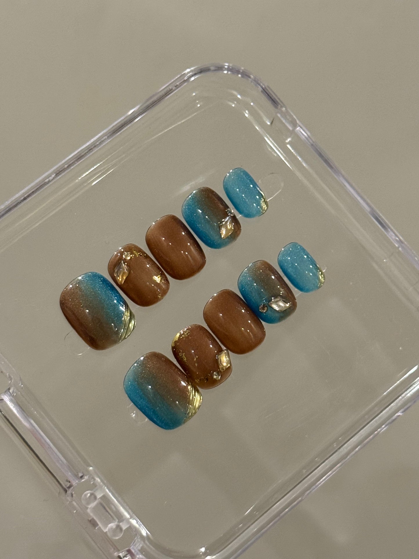 N28 Blue Brown Sparkle Nails