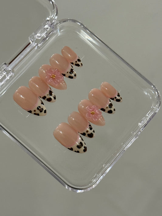 N150 Pink Leopard Nails Set