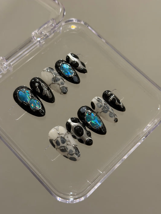 N389 Black Aurora Nails