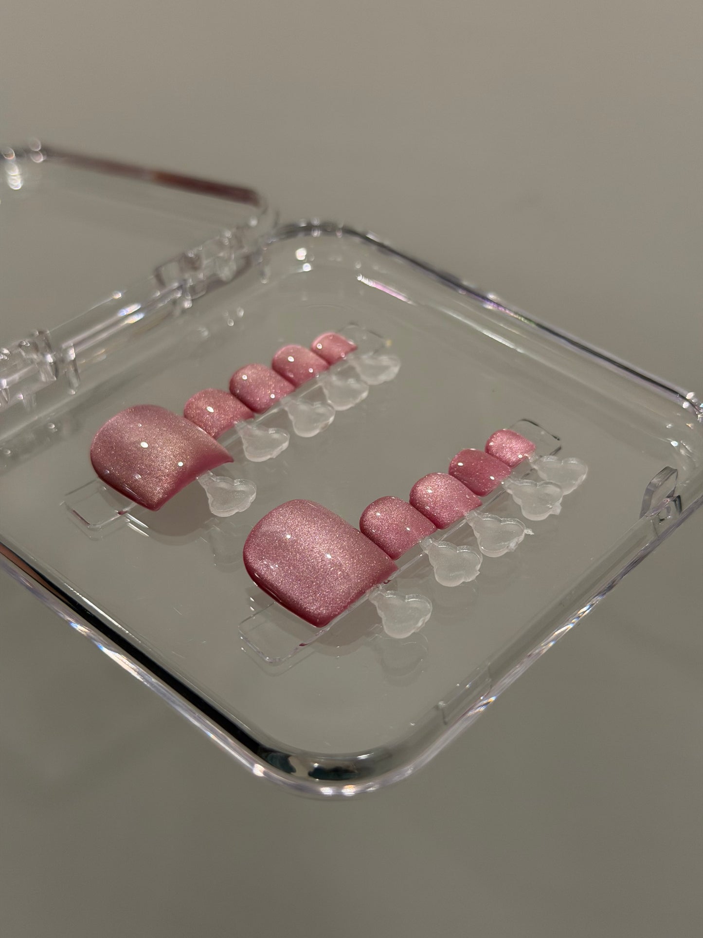 T03 Pink Cat-eye Toe Nails