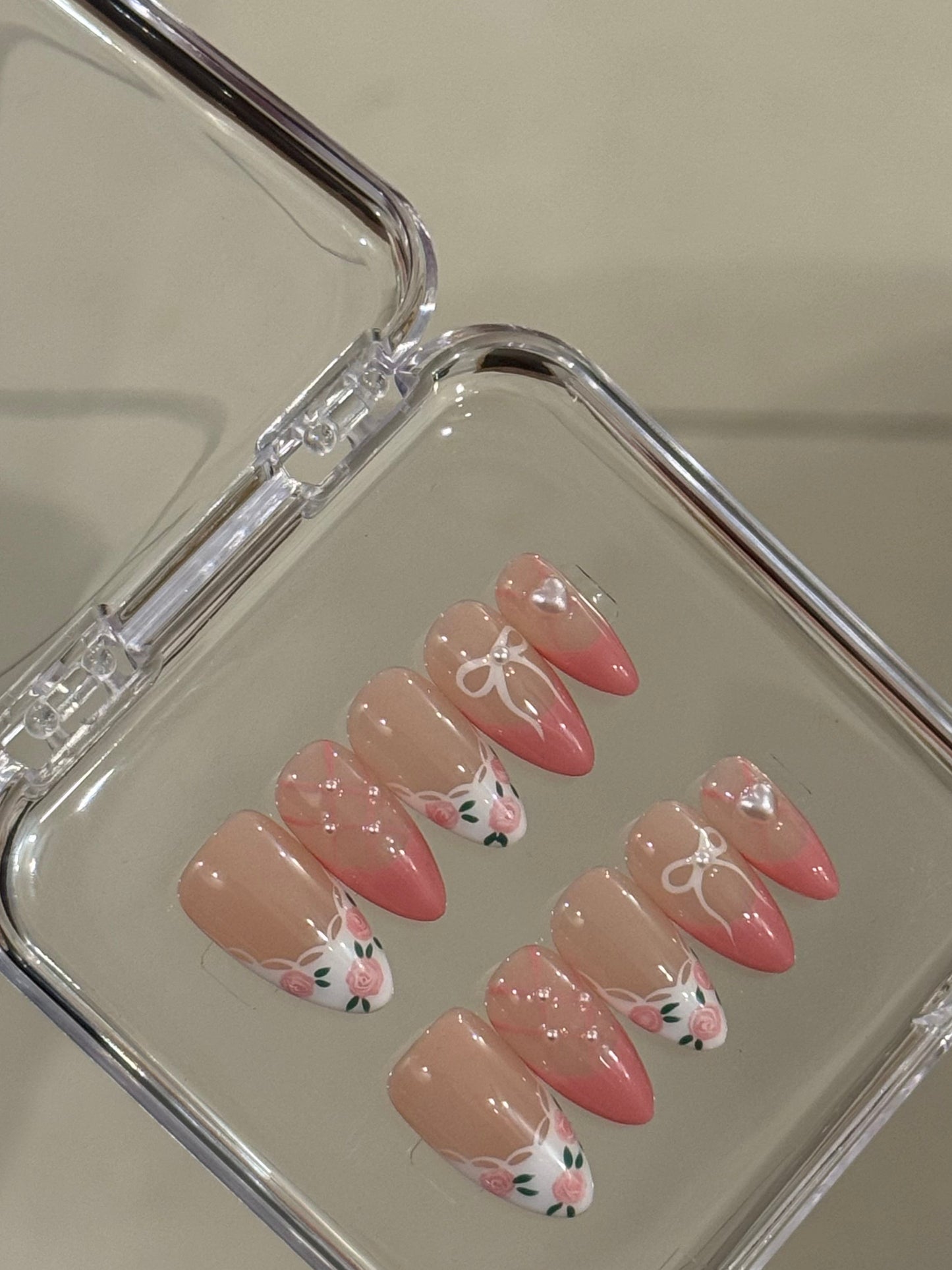 N135 Bow Floral Nails Set