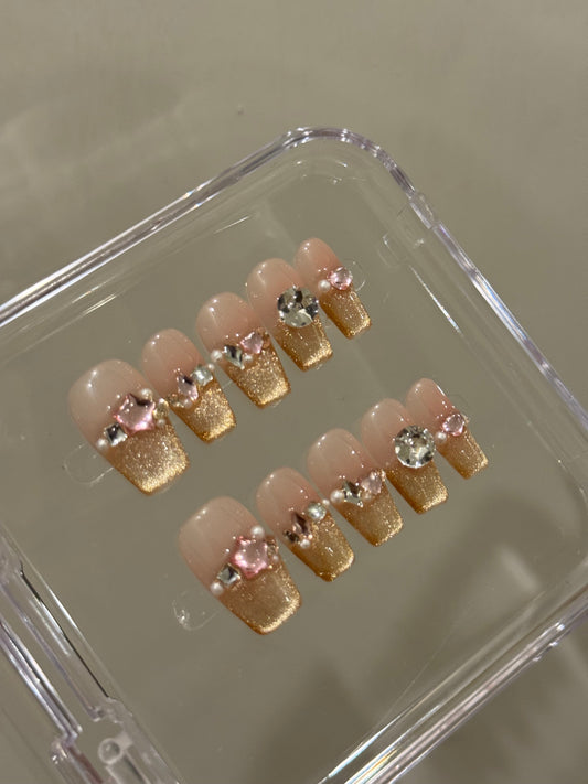 N24 Gold Rhinestones Nails Set