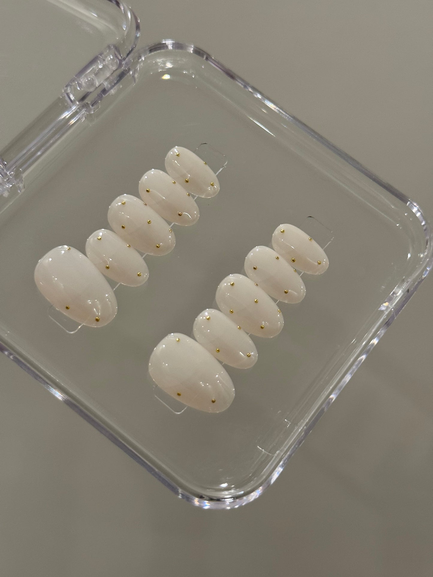 N296 Milky Studded Short Nails