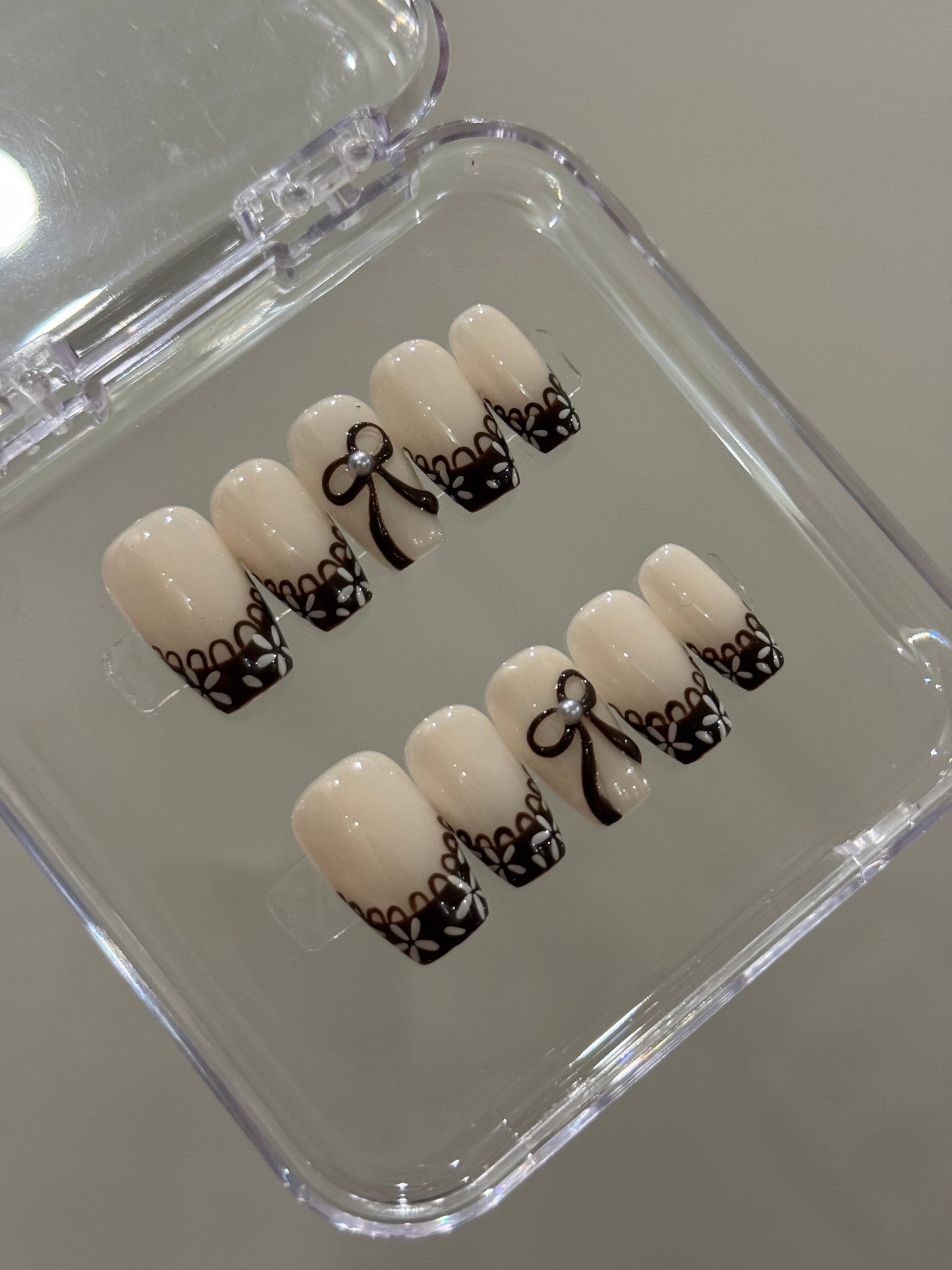 N283 Dark Bow Coffin Nails