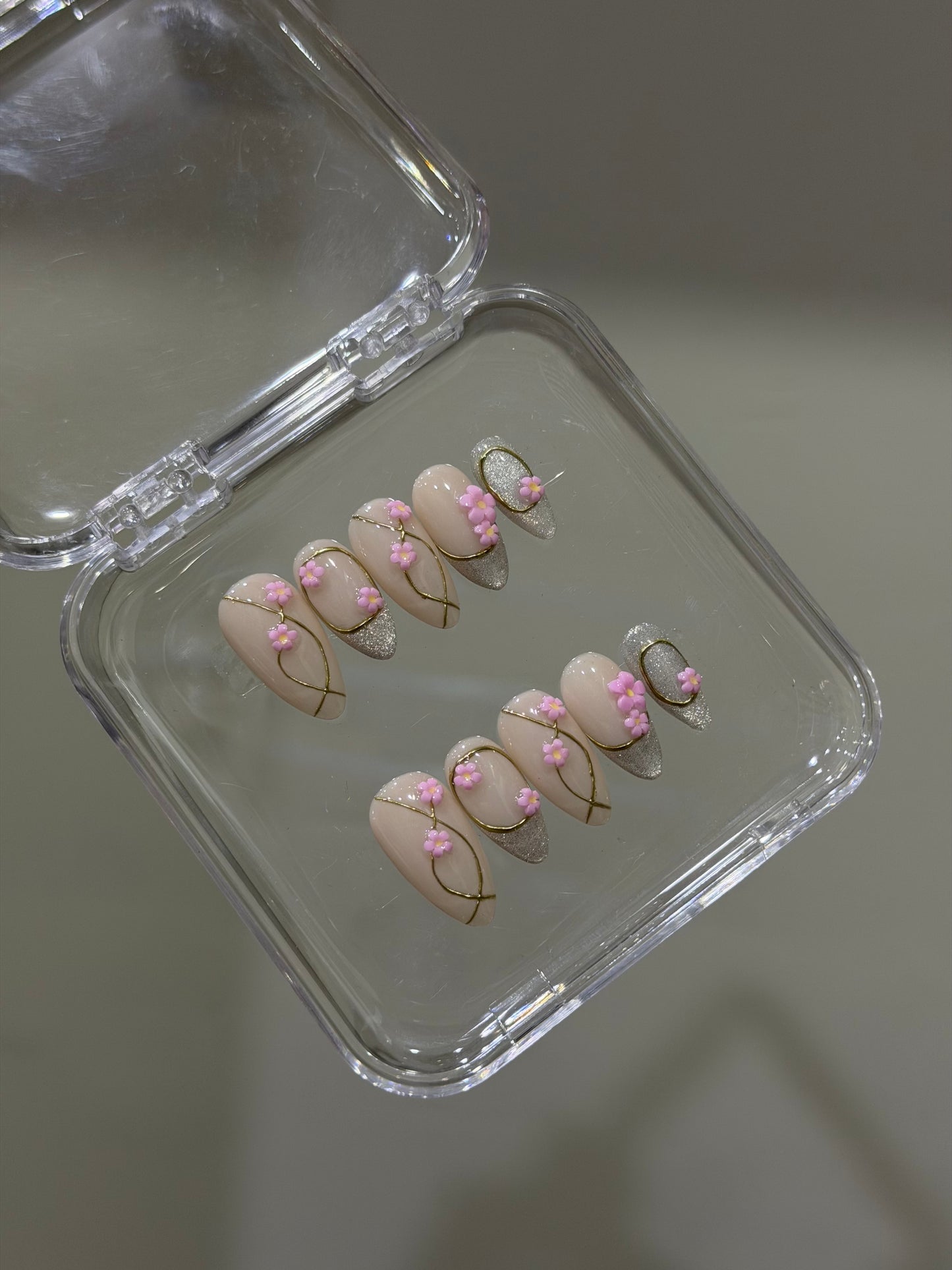 N313 Pink Silver Daisy Nails