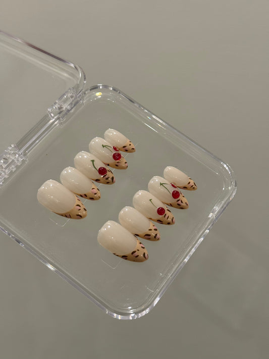 N335 Leopard Cherry Nails