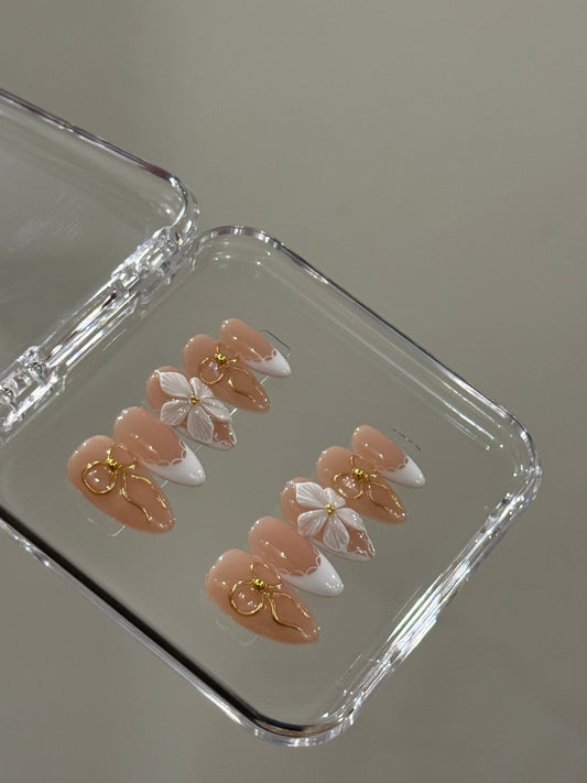 N160 White Flower Nails Set