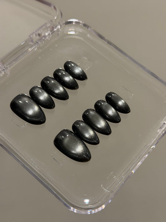 N420 Black Cateye Nails