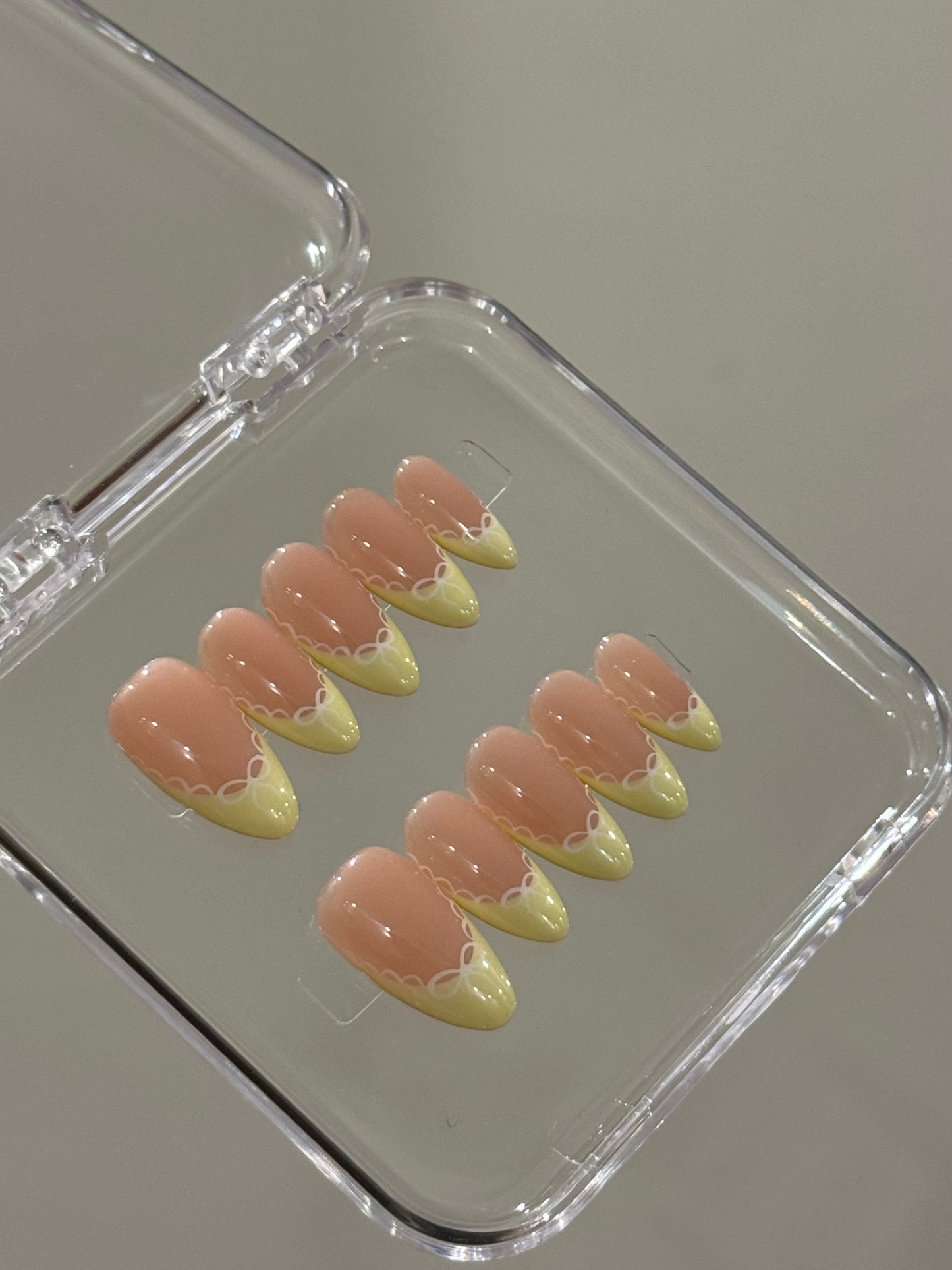 N144 Leafy French Nails Set