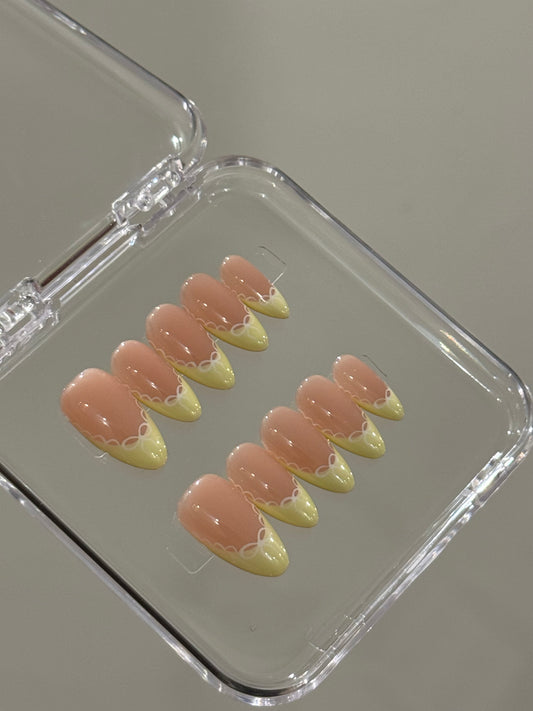 N144 Leafy French Nails Set