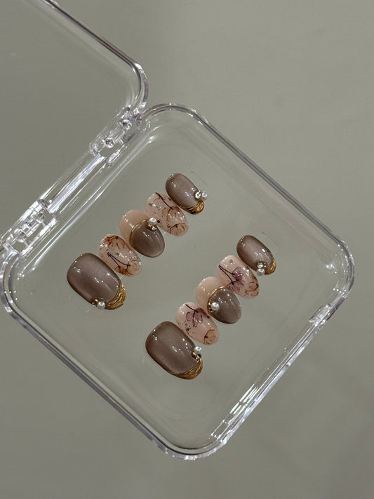 N143 Smokey Floral Nails Set