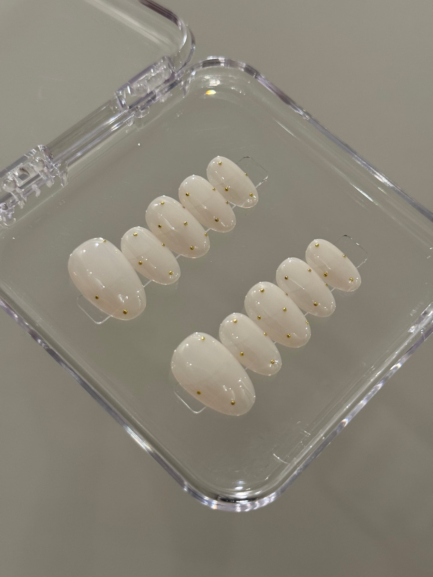 N296 Milky Studded Short Nails