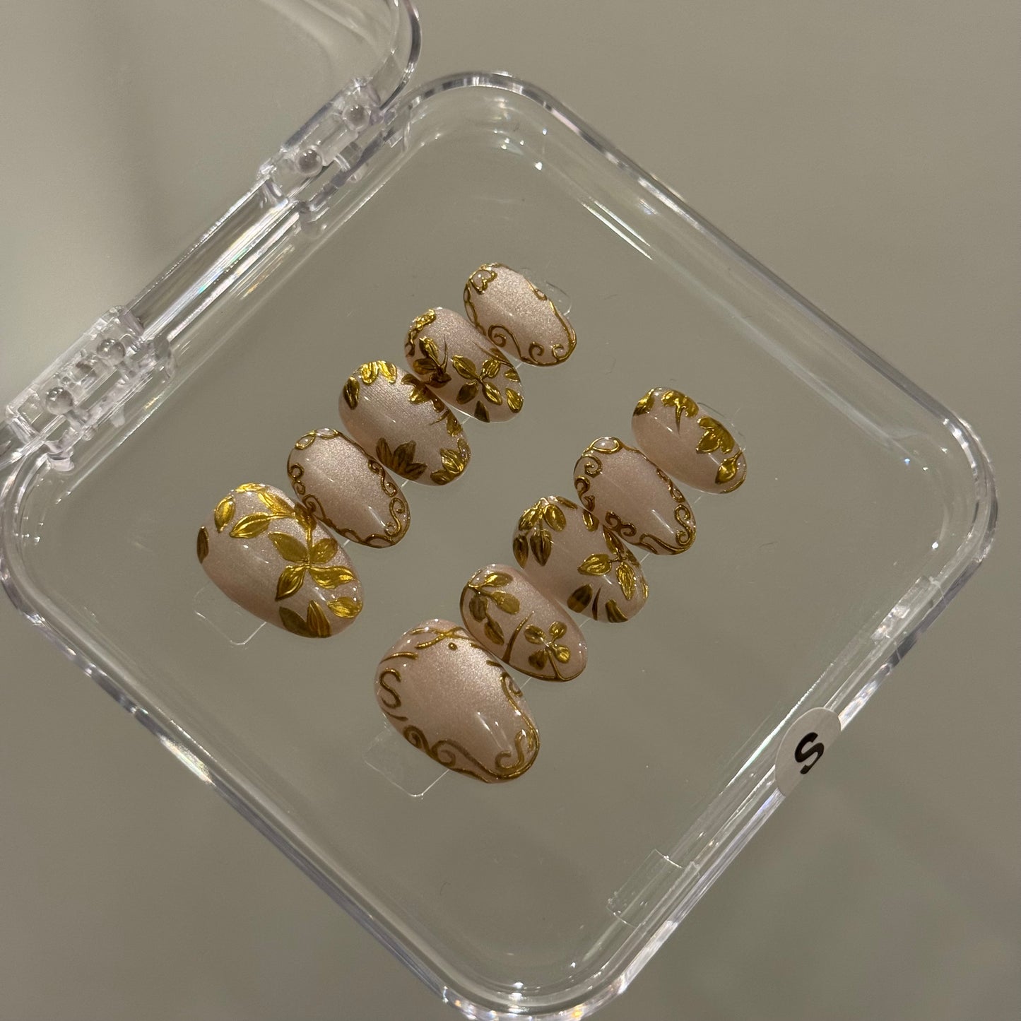 N324 Short Gold Nails