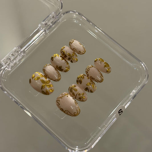 N324 Short Gold Nails