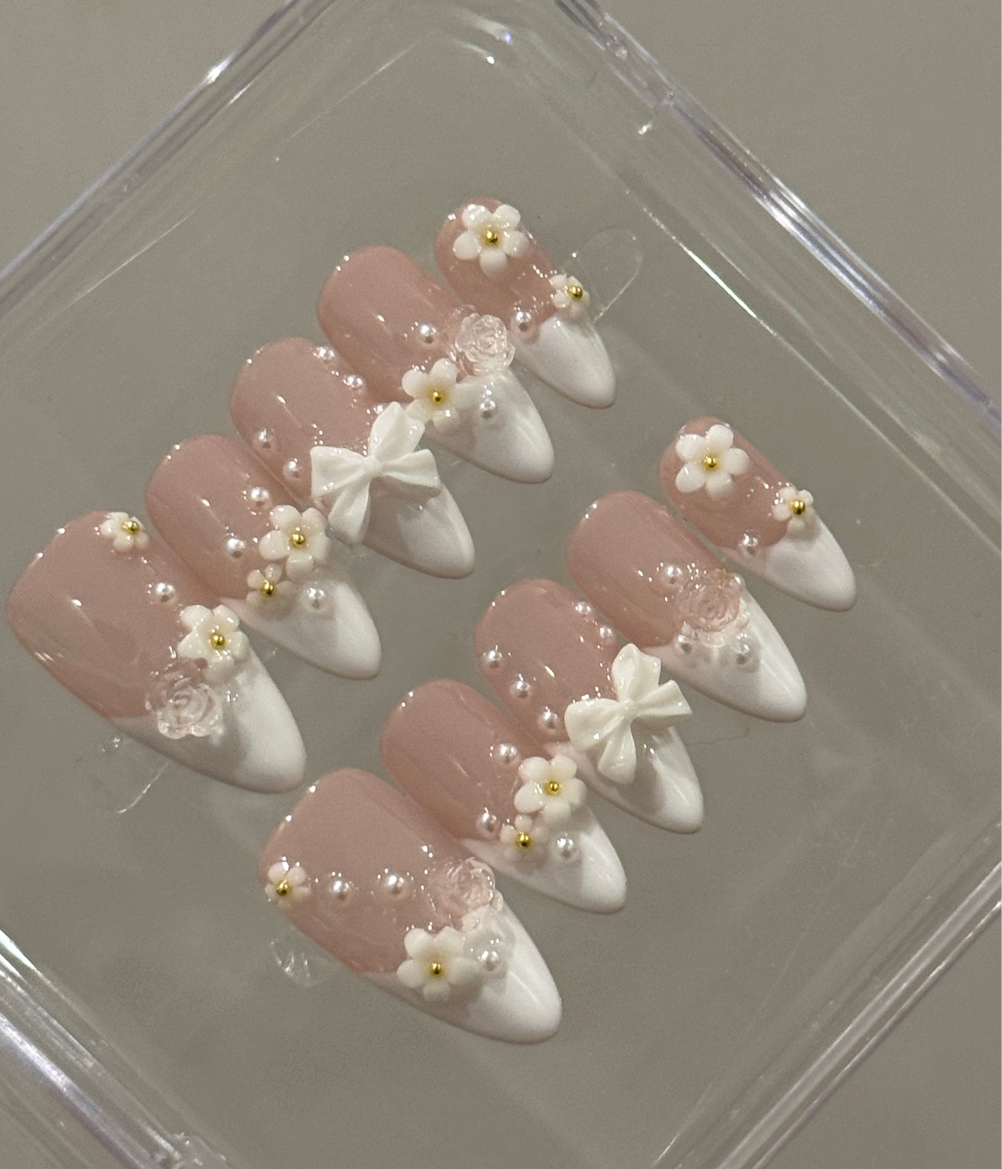 N20 White Daisies Nails Set