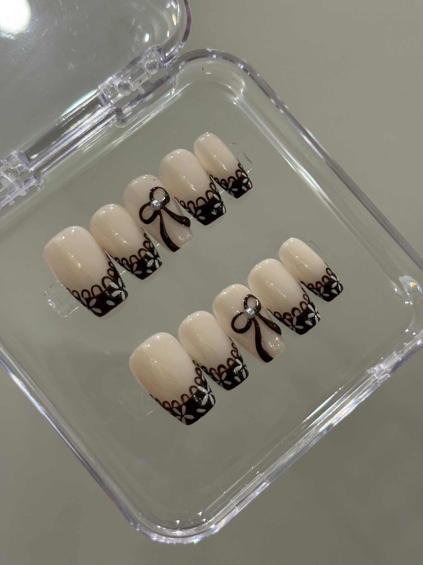 N283 Dark Bow Coffin Nails