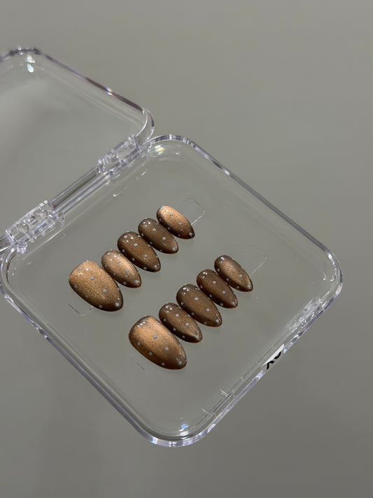 N396 Polka Dune Nails