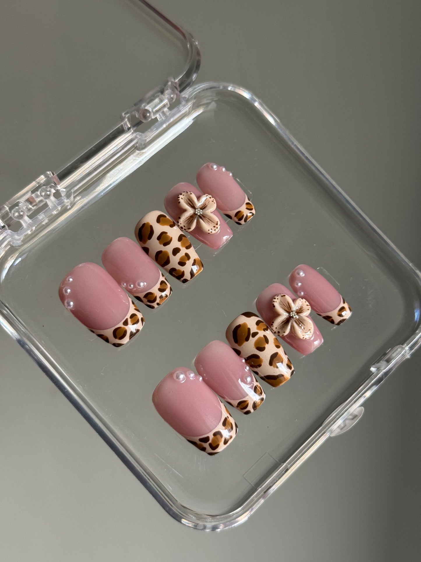 N245 Coffin Leopard Nails