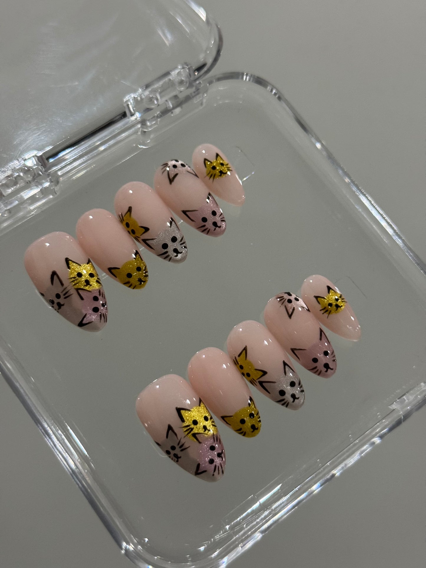N224 Cats Themed Nails
