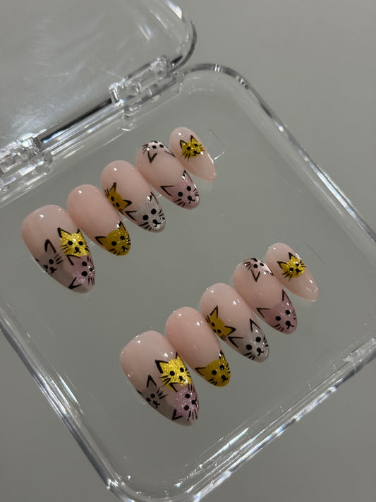 N224 Cats Themed Nails