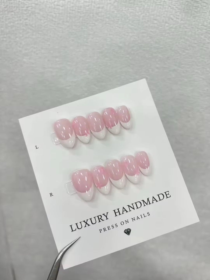 N50 Pinkish French Nails Set