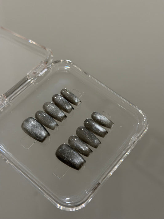 N444 Black Cateye Coffin Nails