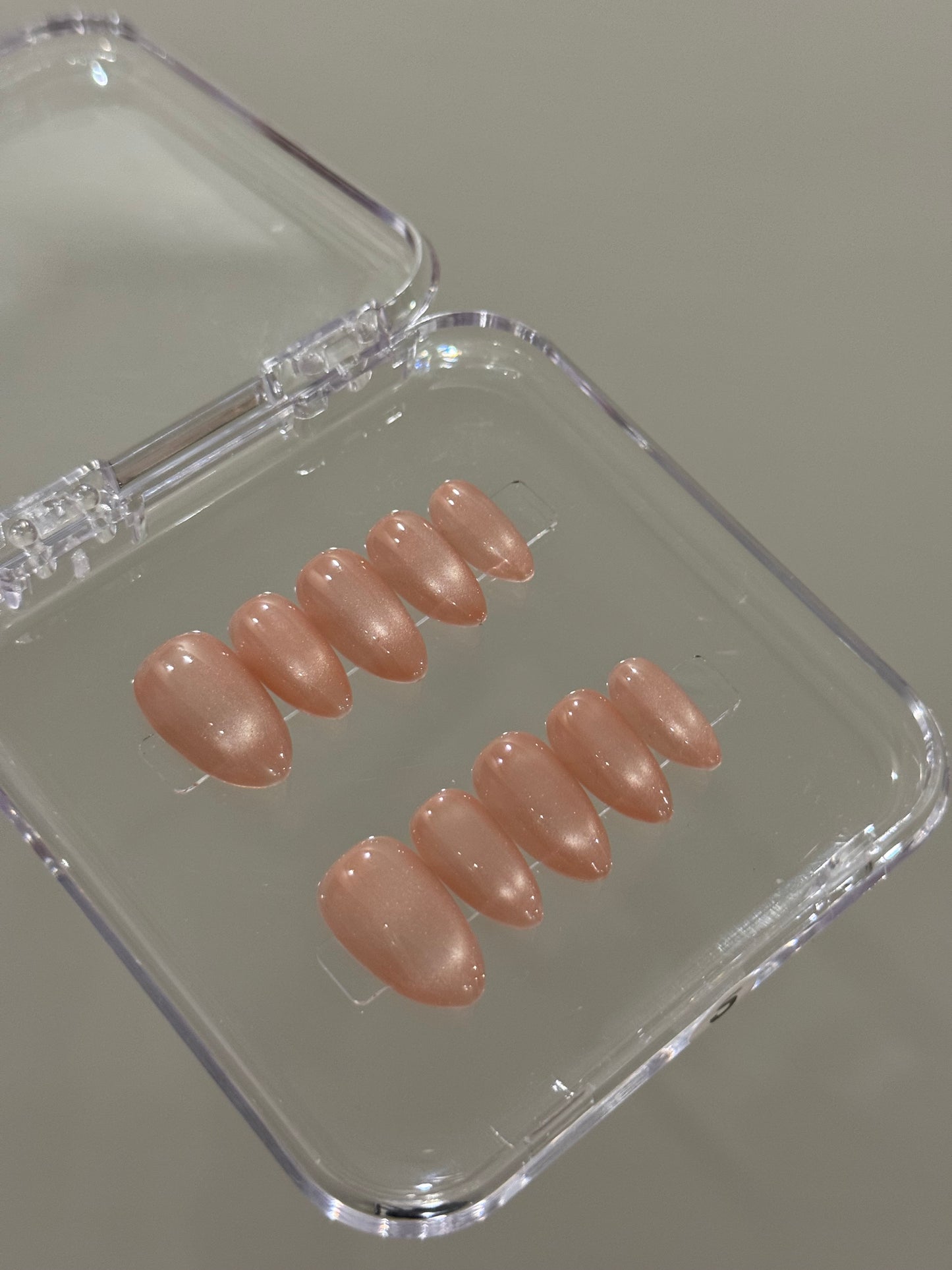 N291 Peach Cateye Nails
