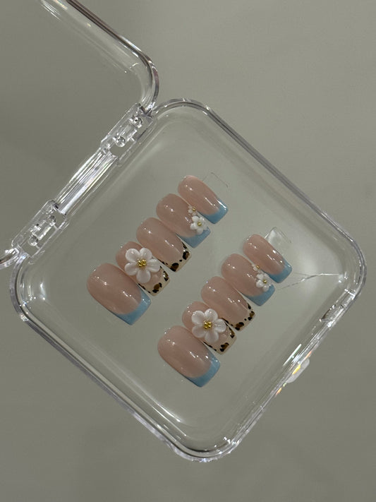 N148 Aqua Square Nails Set