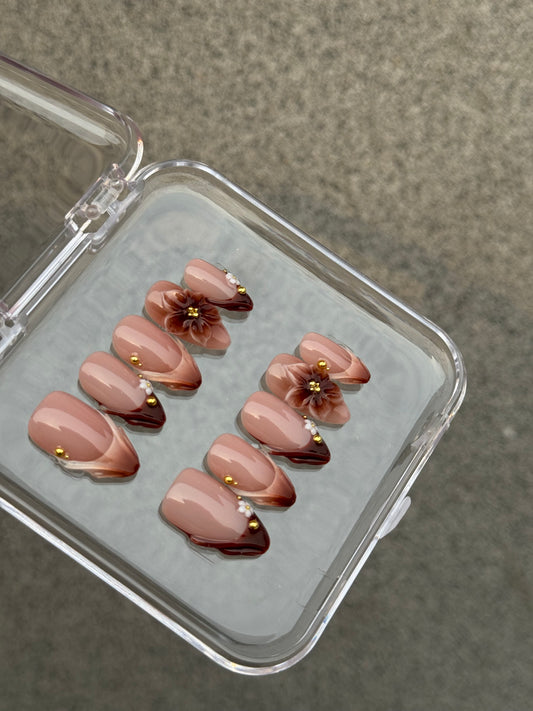 N118 Brown Wavy Nails Set