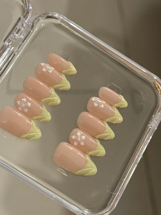 N159 Wavy Olive Nails Set