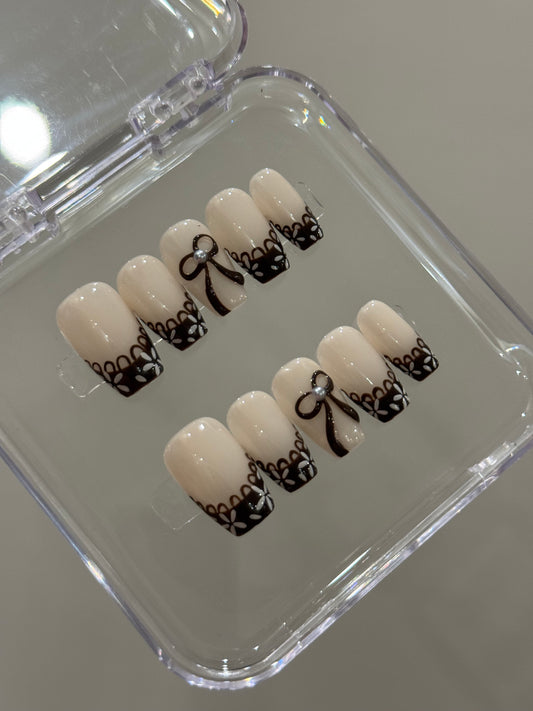 N283 Dark Bow Coffin Nails