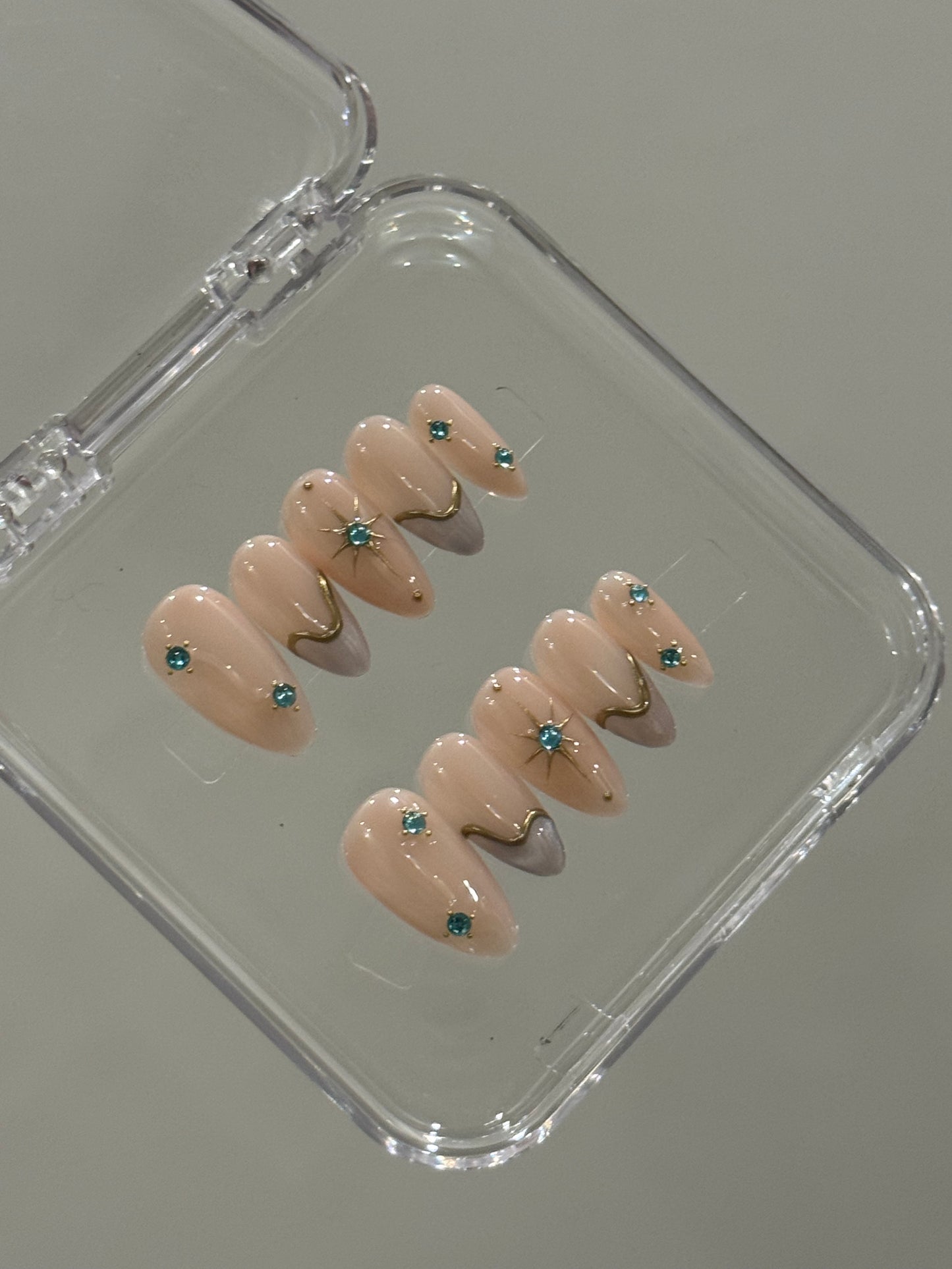 N196 Aqua Rhinestones Nails