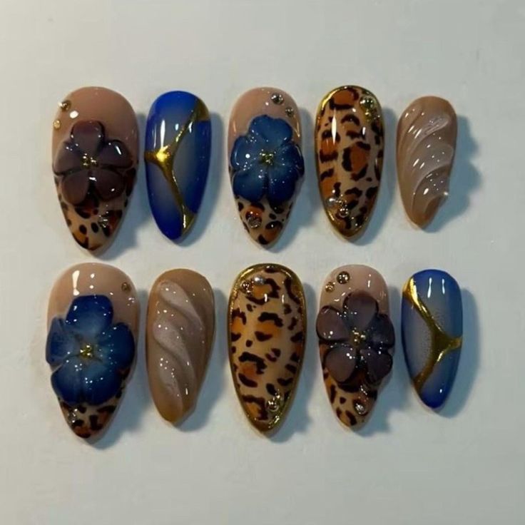 N228 Blue Floral Nails
